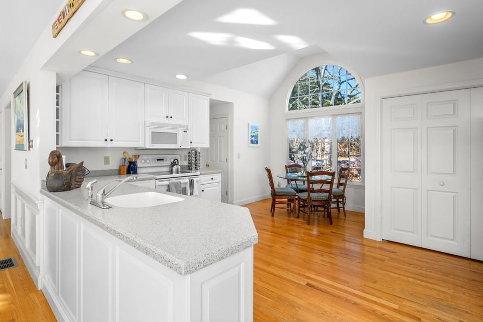 Kitchen with breakfast nook