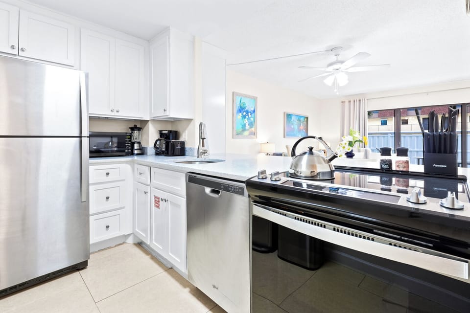 Fully equipped kitchen with all essentials