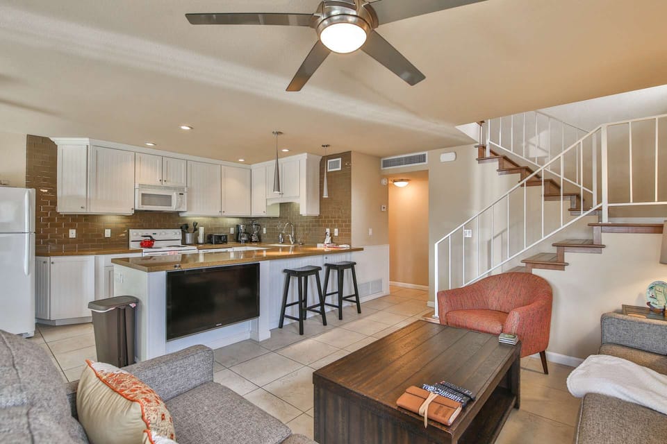 open floor plan dining/living room, flat screen TV