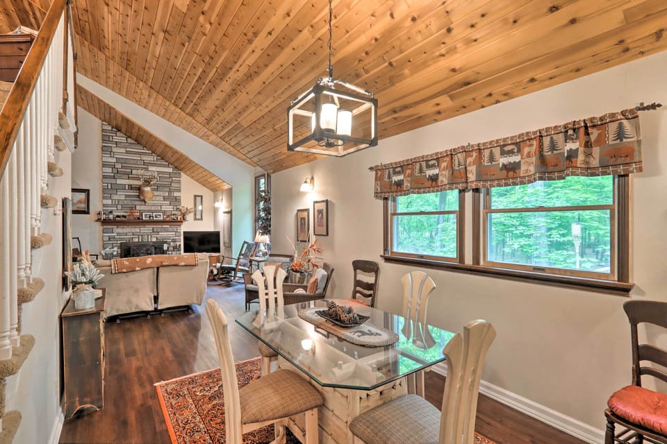 Living Room | Dining Area