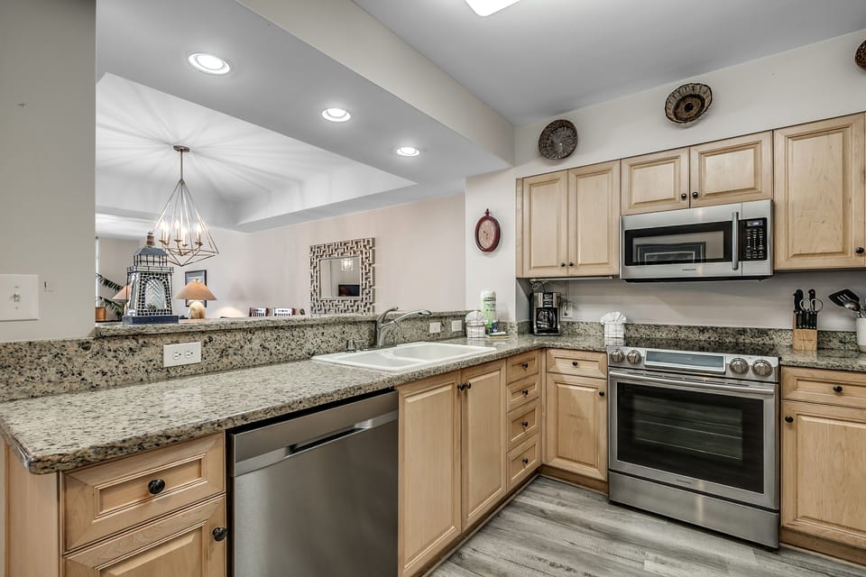 Full kitchen