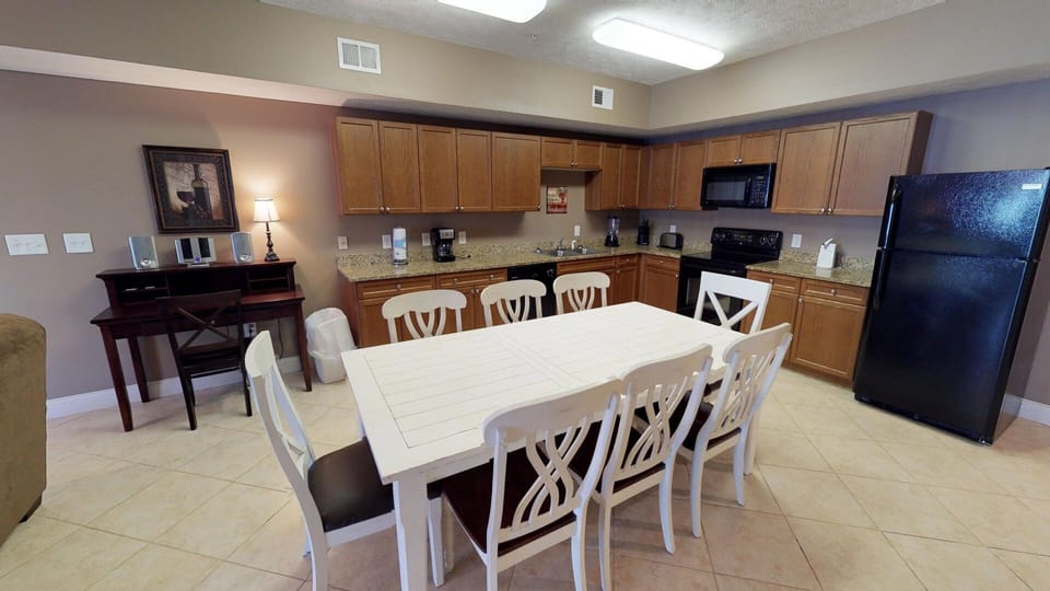 Seating for 8 with direct access to the kitchen