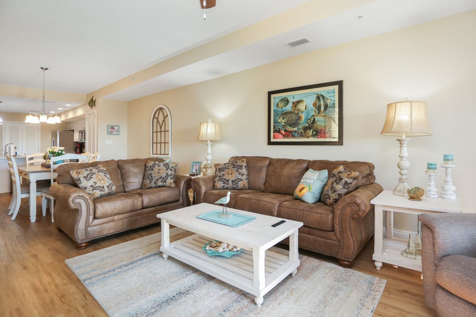 Living Room & Dining Area