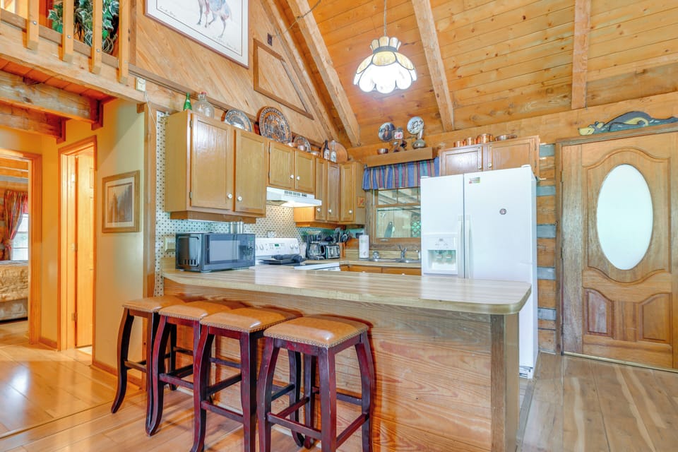 Kitchen | Toaster | Trash Bags & Paper Towels