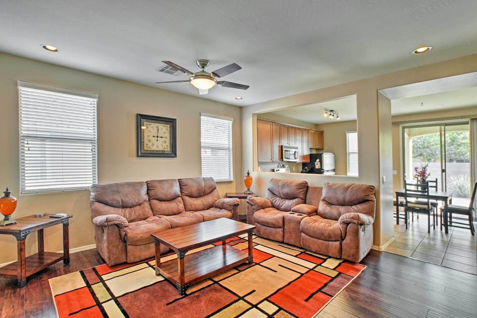 Living Room | Free WiFi | Central A/C & Heat