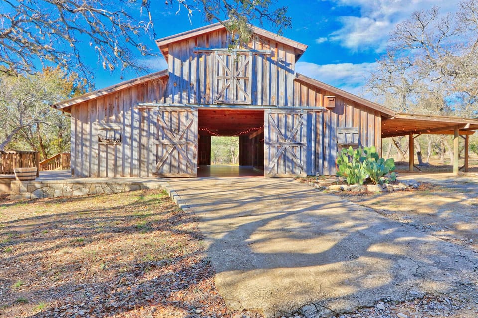 Rustic event barn with bathrooms