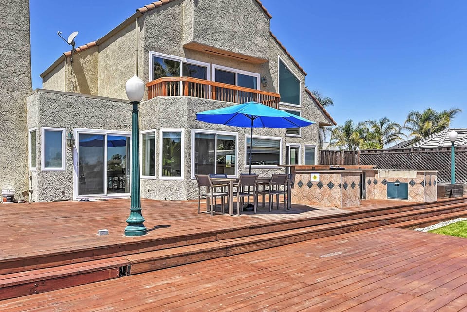 Furnished Deck | Outdoor Kitchen