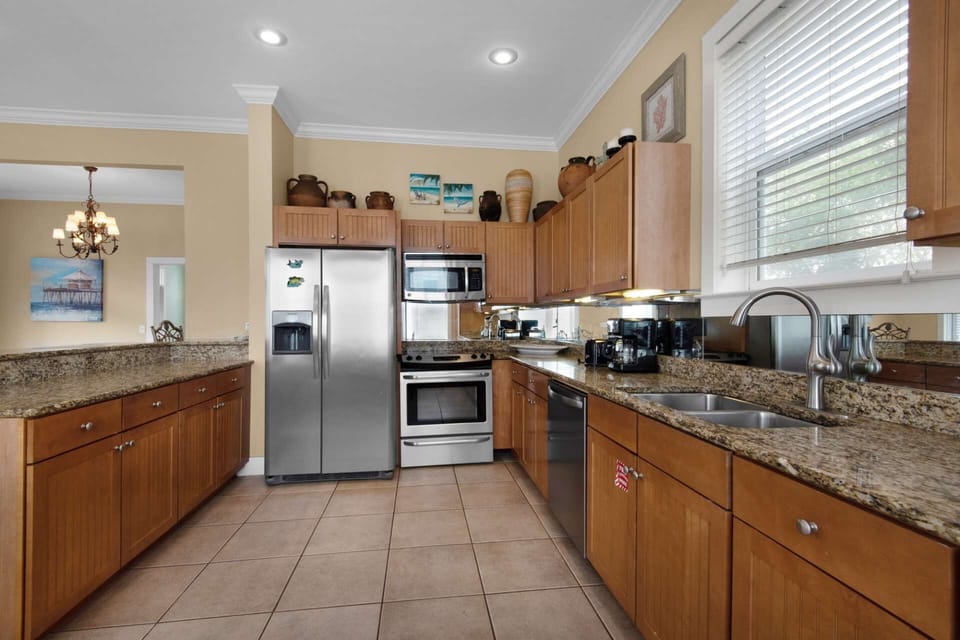 Large kitchen for the "chef" of the group!