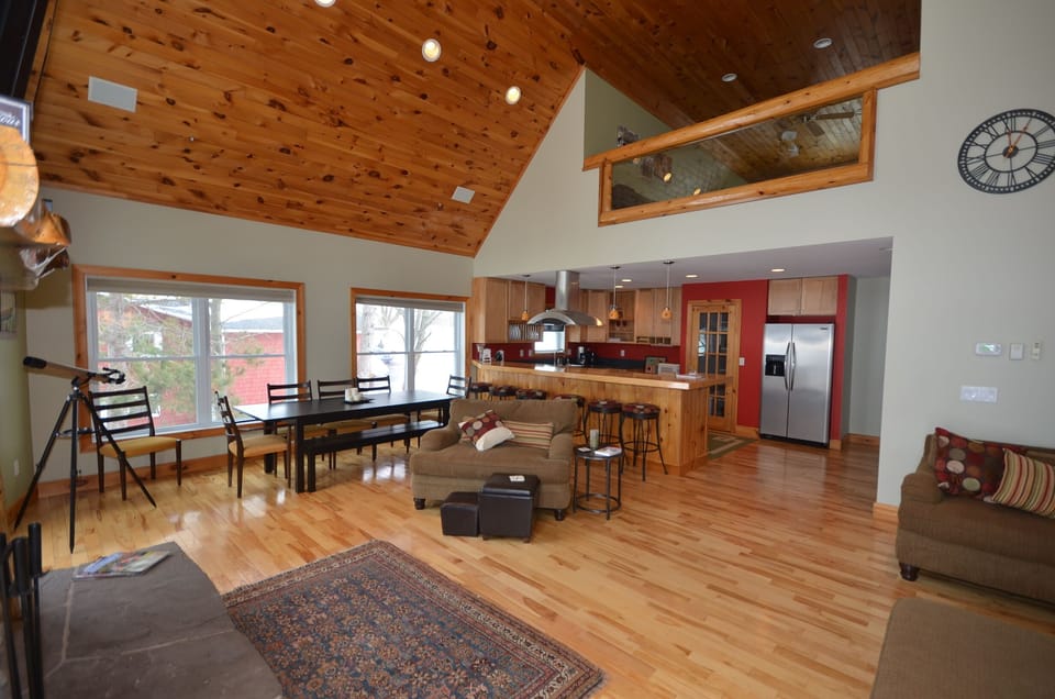 Living room & kitchen area open to loft - Living room & kitchen area open to loft