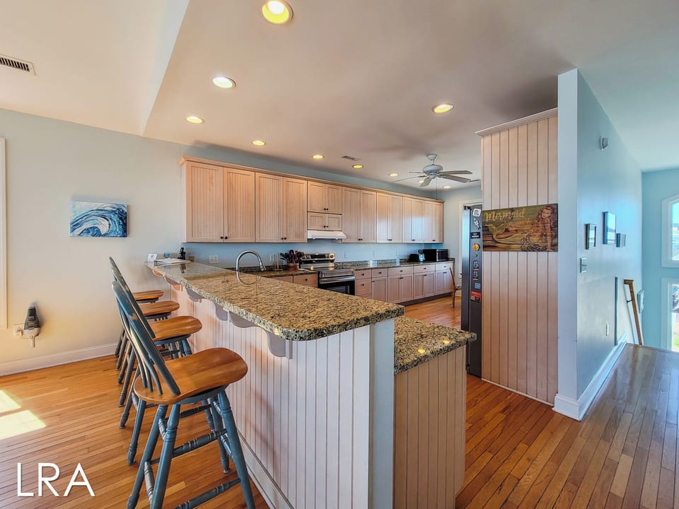 1618 N Shore Dr (Lucky Enough [Int Ext Aerials]) - watermarked-01