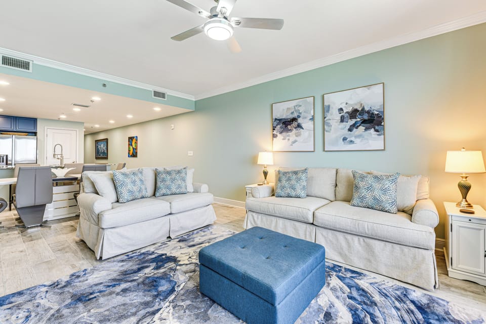 Living Room | Sleeper Sofa | Cable TV | Open Floor Plan