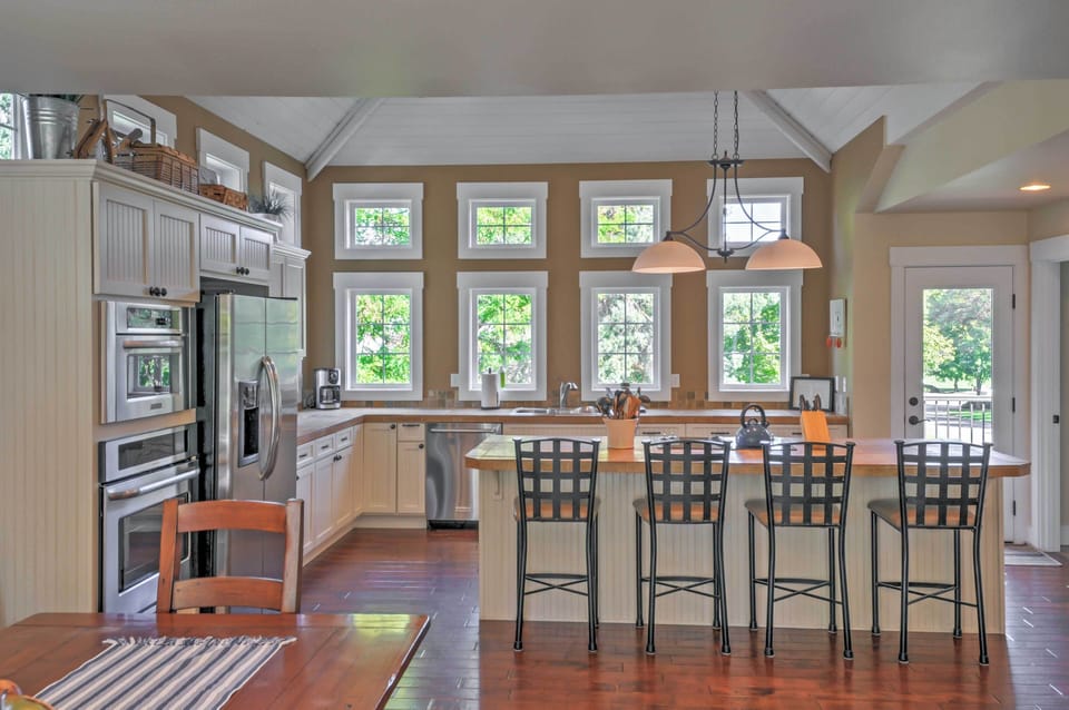 Kitchen | Cooking Basics | Breakfast Bar | Double Oven