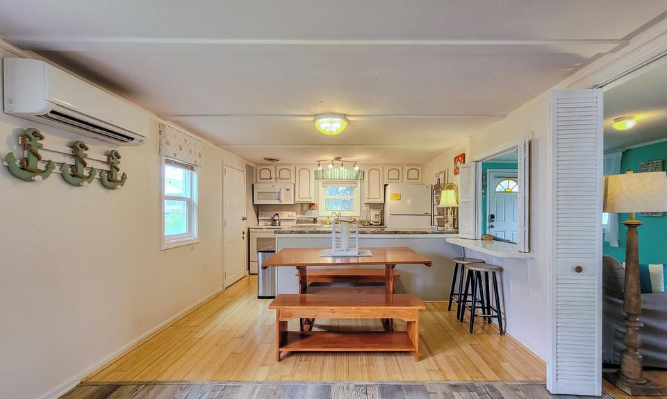 1005-A 1st St (The Cottage [Int Ext]) - watermarked-4