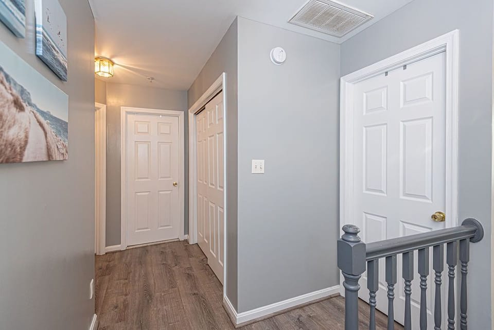 UPSTAIRS-HALLWAY