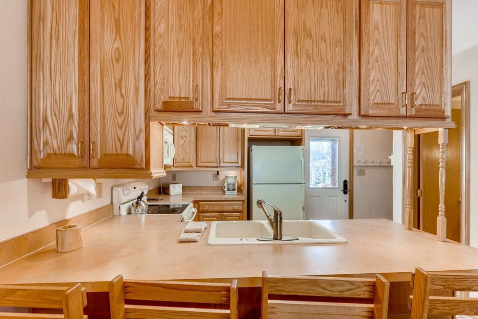 Pass-thru from Kitchen to Dining Table
