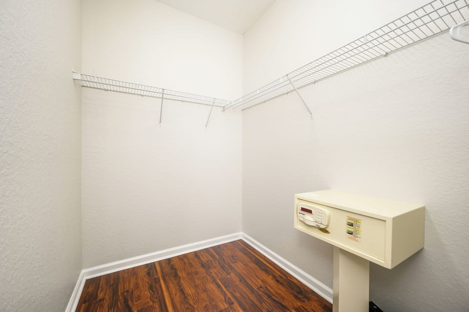 Primary Walk in Closet