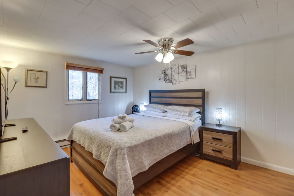 Bedroom 1 | King Bed