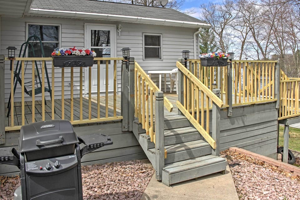 Private Deck | Gas Grill