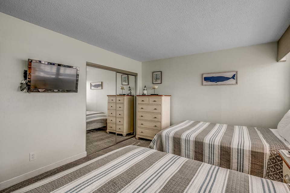 Guest bedroom 2