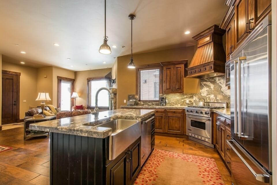 Kitchen | Dishware & Glassware | Breakfast Bar