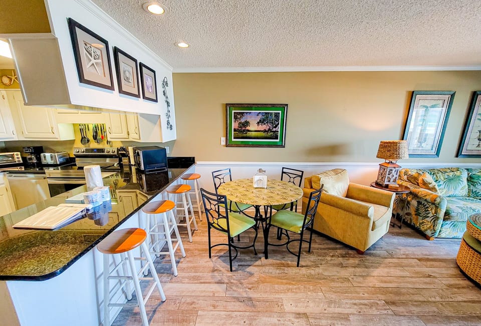 Dining Table and  Kitchen Bar -07