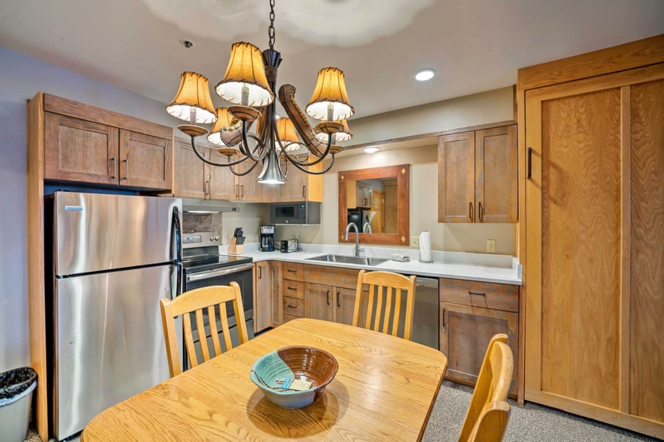 Kitchen | Cooking Basics | Dishware/Flatware