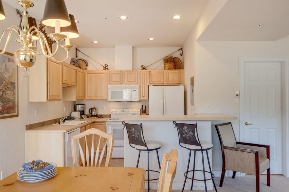Kitchen View from Dining area...imagine your group here!