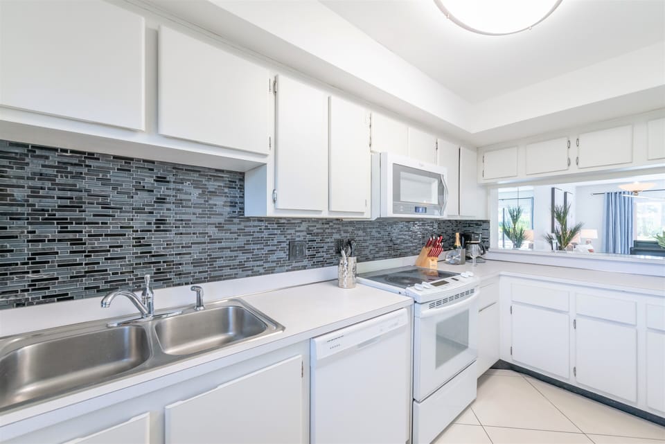 Fully equipped kitchen to prepare full meals in!