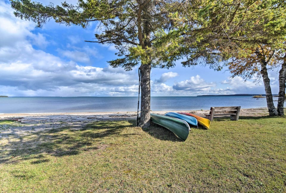St. Ignace Vacation Rental | Studio | 1BA | Step-Free Access