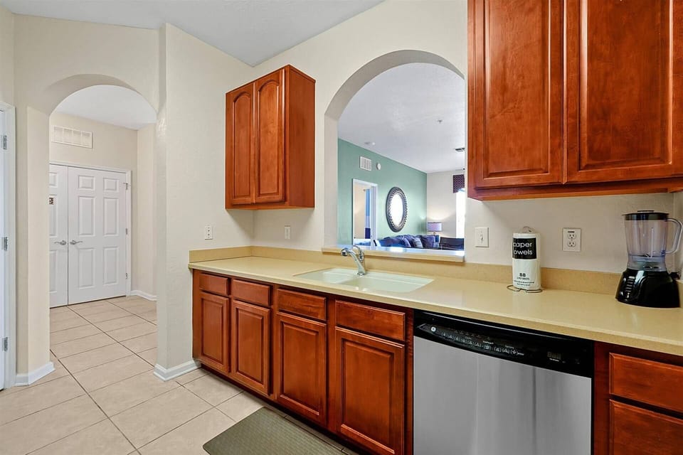 Fully Stocked kitchen