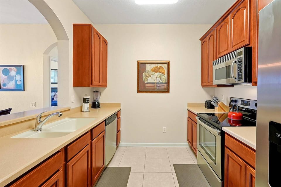 Fully Stocked kitchen