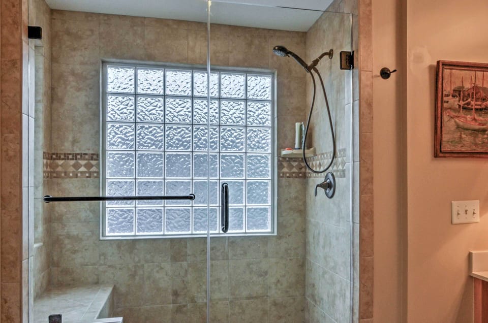 En-Suite Bathroom | Towels Provided | Complimentary Toiletries