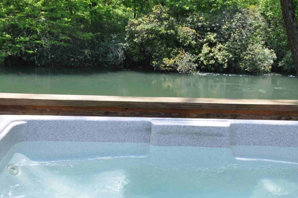 Toccoa FishTrap|Hot Tub|Enchanted Mountain Retreats