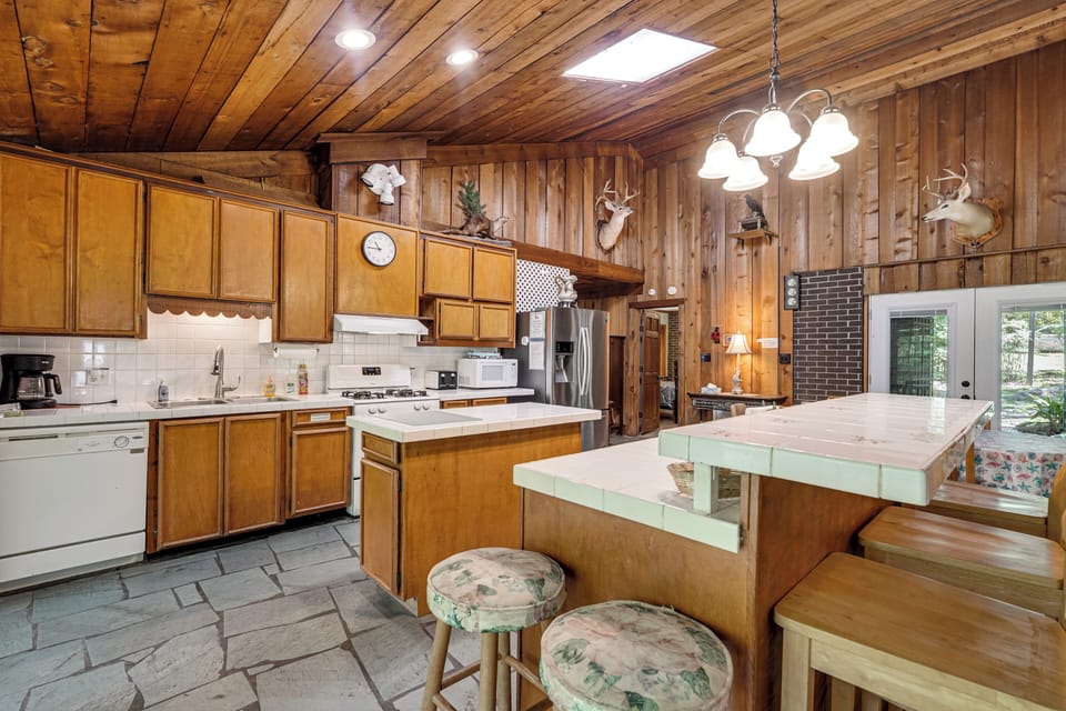 Kitchen | Fully Equipped | Cooking Basics