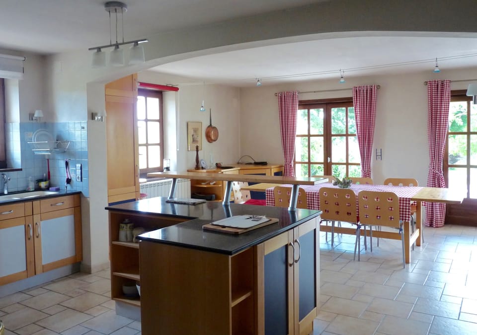 Kitchen / Dining