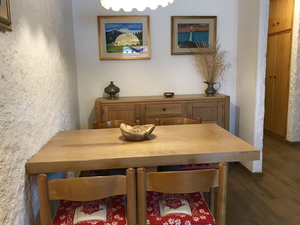 Apartment for rent in Madonna di Campiglio, dining table