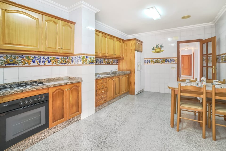 Holiday villa with private pool located in Calpe (Costa Blanca) for 12 people, with six bedrooms and four bathrooms distributed on two independent floors connected by external stairs.INTERIOR: GROUND FLOOR consists of a spacious living room, kitchen with gas hob, a bedroom with double bed, a bedroom with two single beds, a separate bathroom with bathtub and a separate bathroom with shower. The UPPER FLOOR is equipped with a fully equipped kitchen with dishwasher and gas hob, living room, four bedrooms, one with a double bed and the other three with two single beds, and two independent bathrooms with bathtub. The villa has air conditioning in all rooms.EXTERIOR: The villa has a pool with dimensions 8x4, metal stairs and outdoor shower. The pool is surrounded by artificial grass.LOCATION: Located in front of the “Salinas” of Calpe, a privileged area due to its proximity to the various services since a short distance will allow them to access the center of Calpe (2 km), the sandy beach (1 km) and the supermarket (0.5 km).OBERVATIONS: Free WiFi. Pets are allowed up to 12 kg with supplement.