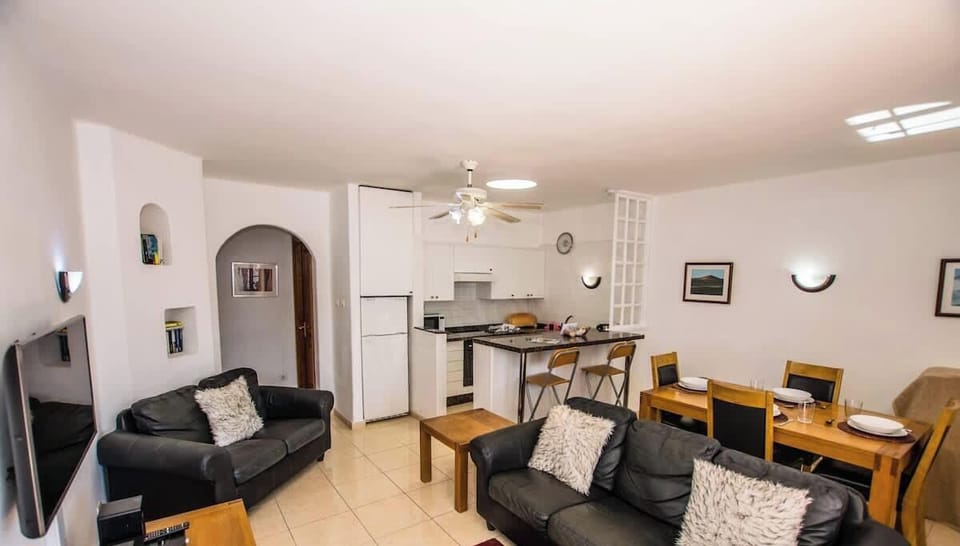 Las Brisas 112 - Open Plan Lounge & Kitchen