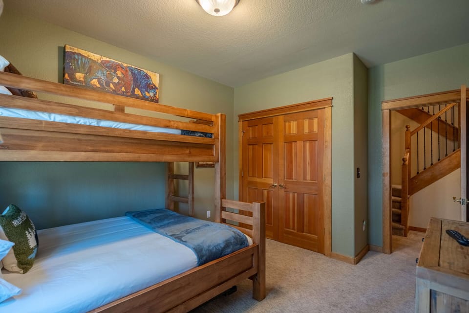Hotel-style luxury linens in the third bedroom