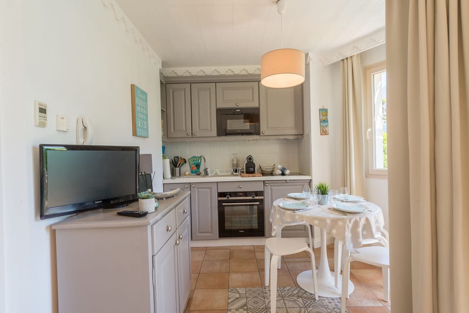 Dining room / kitchen