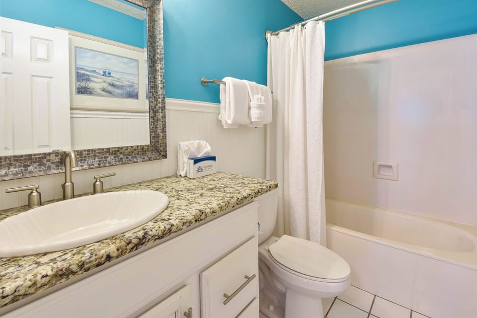 Maravilla 2205- Primary Bathroom
