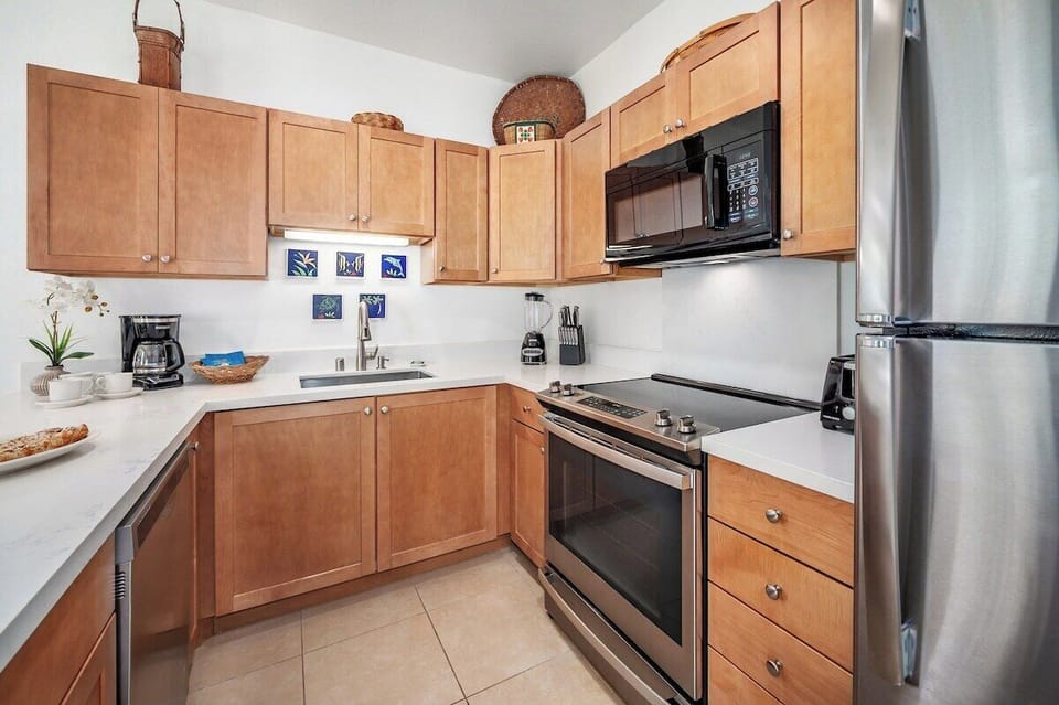 New 2023 Stainless Steel Appliances - Kahala 913