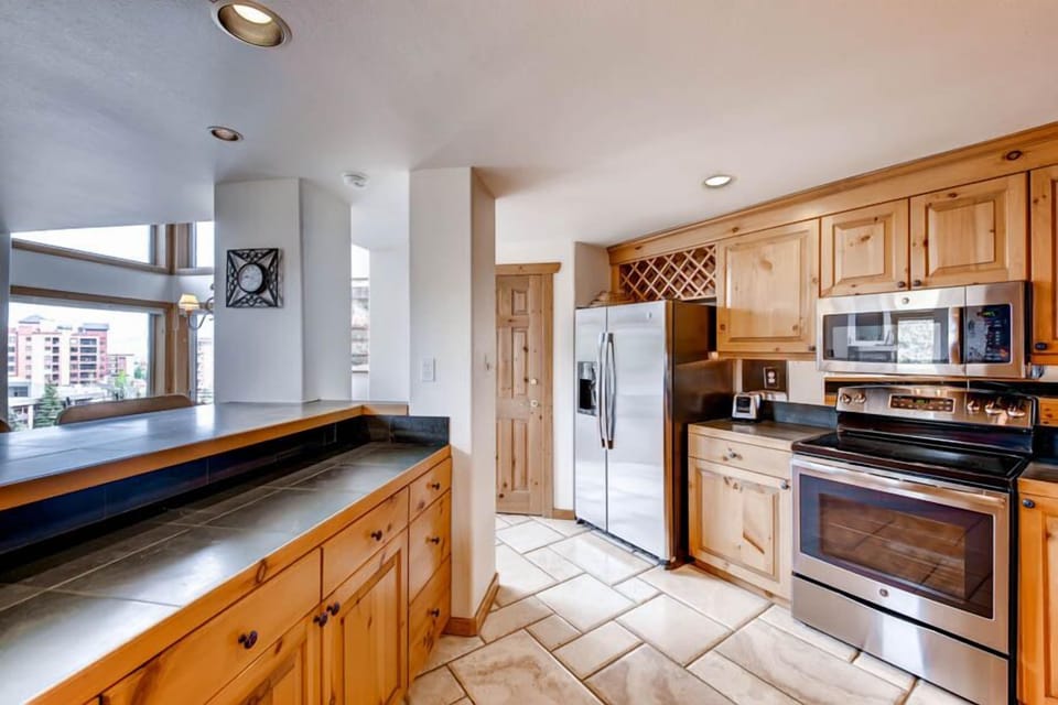 Powderhorn Kitchen Breckenridge Lodging Vacation Rentals