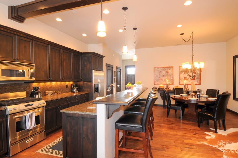 The beautiful kitchen and dining area.