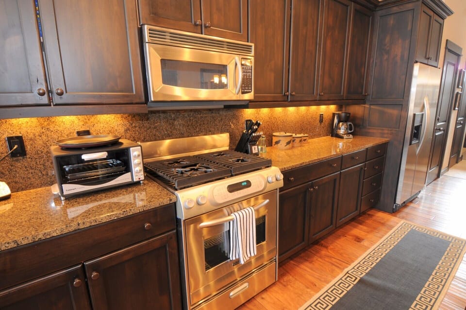 Great kitchen with stainless steel appliances and plenty of room to prepare meals.