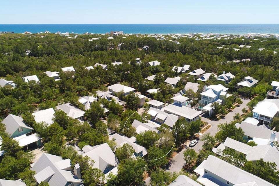 Ocean 52 - Watercolor - Property