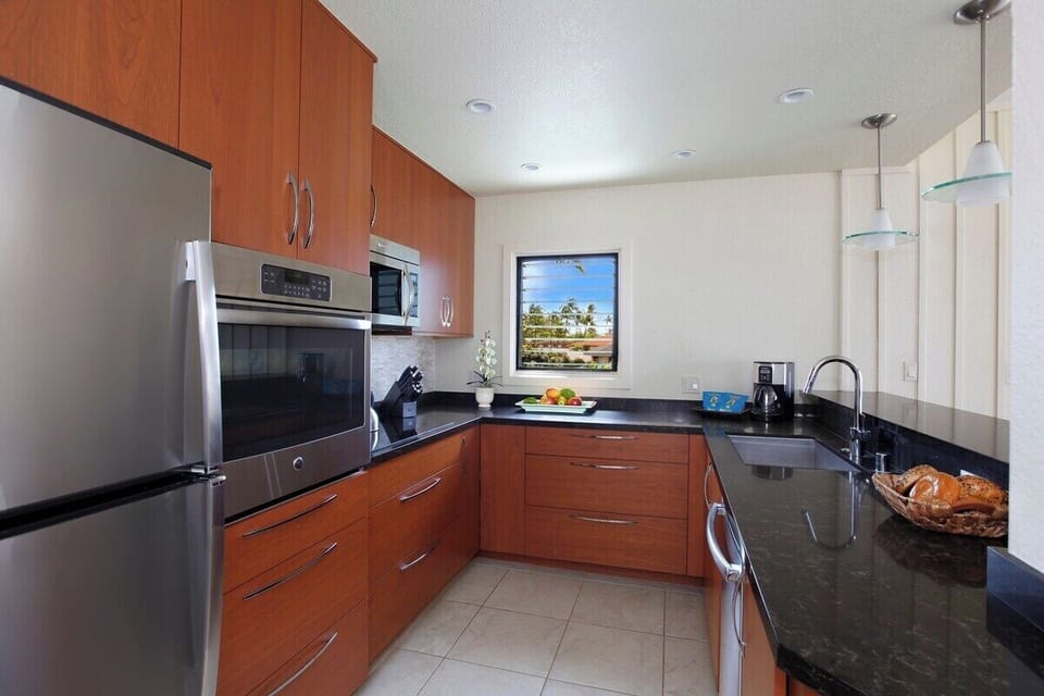 Fully Equipped Kitchen 3rd Floor - Manualoha 105