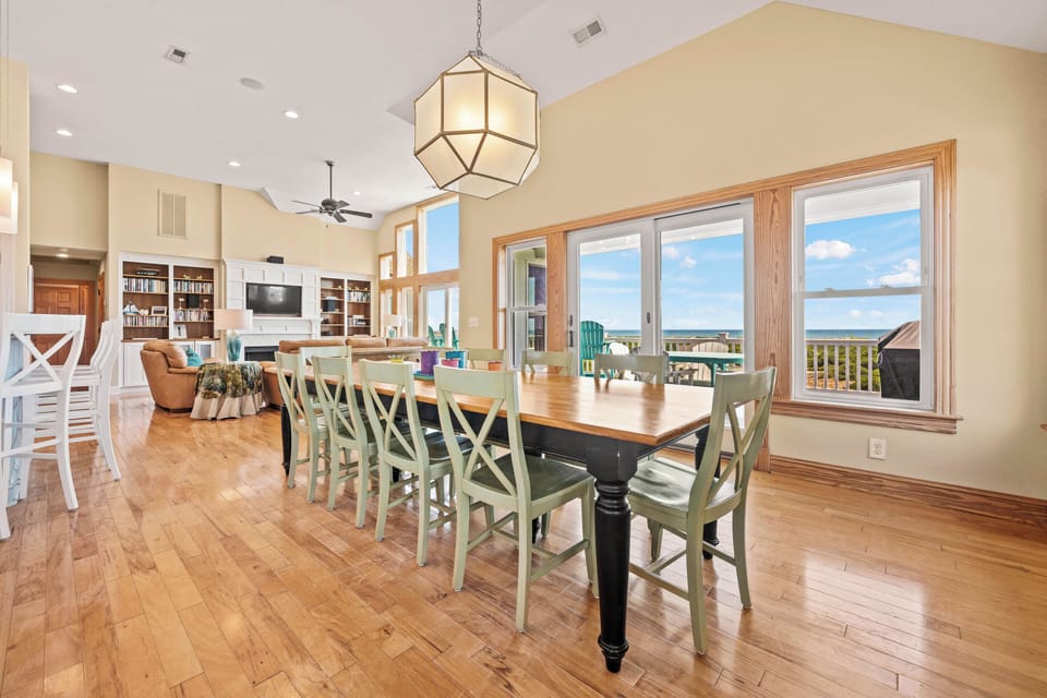 Dining Area - Top Level