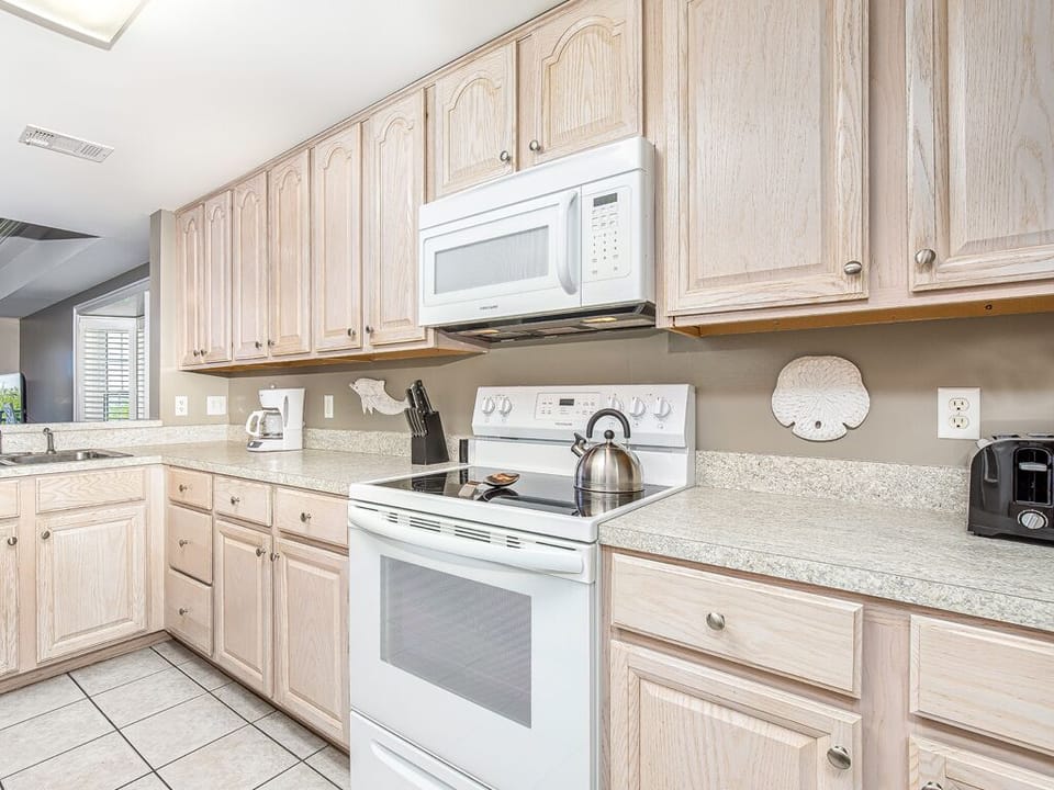 Full Kitchen