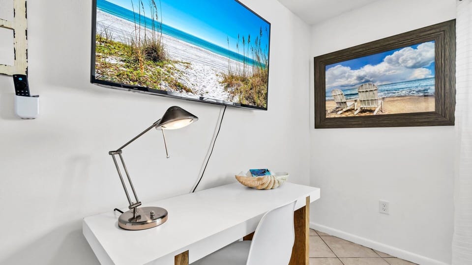 Desk In Master Bedroom For Laptop